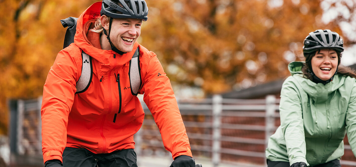 Das Fahrrad muss im Herbst nicht eingemottet werden. Wer ein paar Tipps berücksichtigt, ist auch in der goldenen Jahreszeit mit Spaß sicher unterwegs.