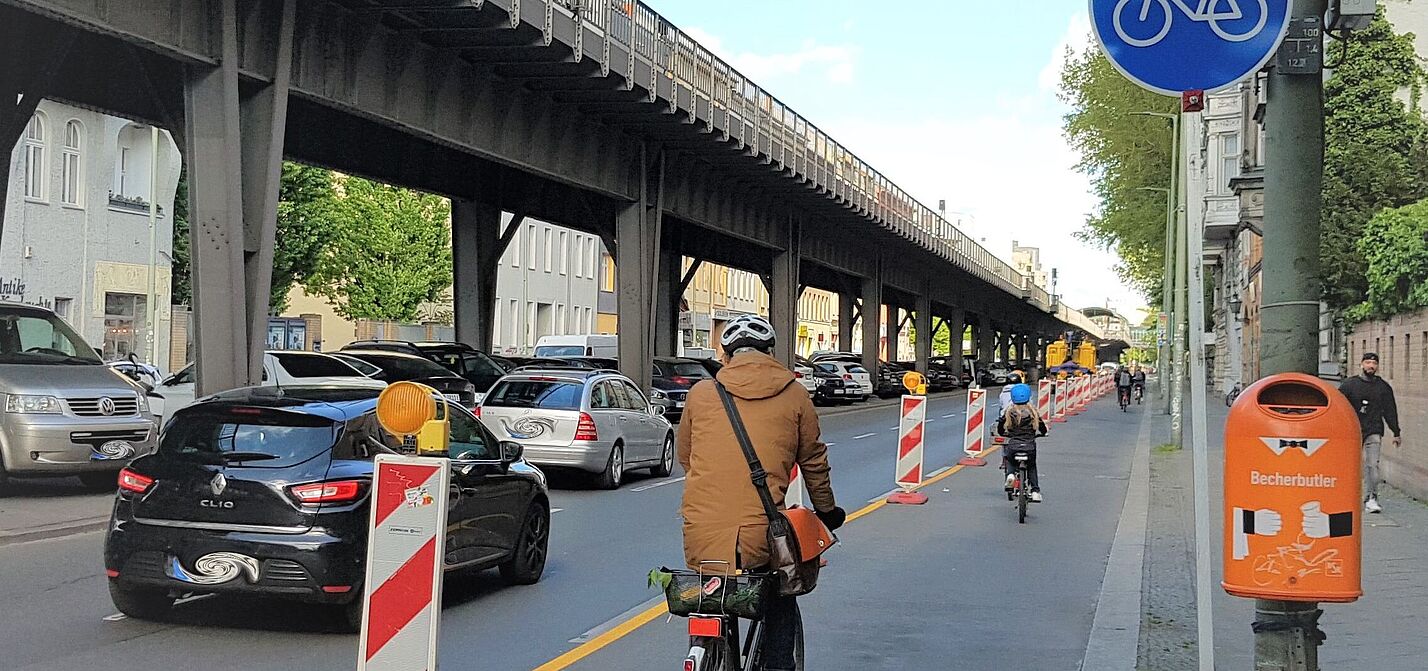 Pop-up-Radweg in Berlin-Kreuzberg im Frühjahr 2020. Pop-up-Radweg in Berlin-Kreuzberg im Frühjahr 2020.