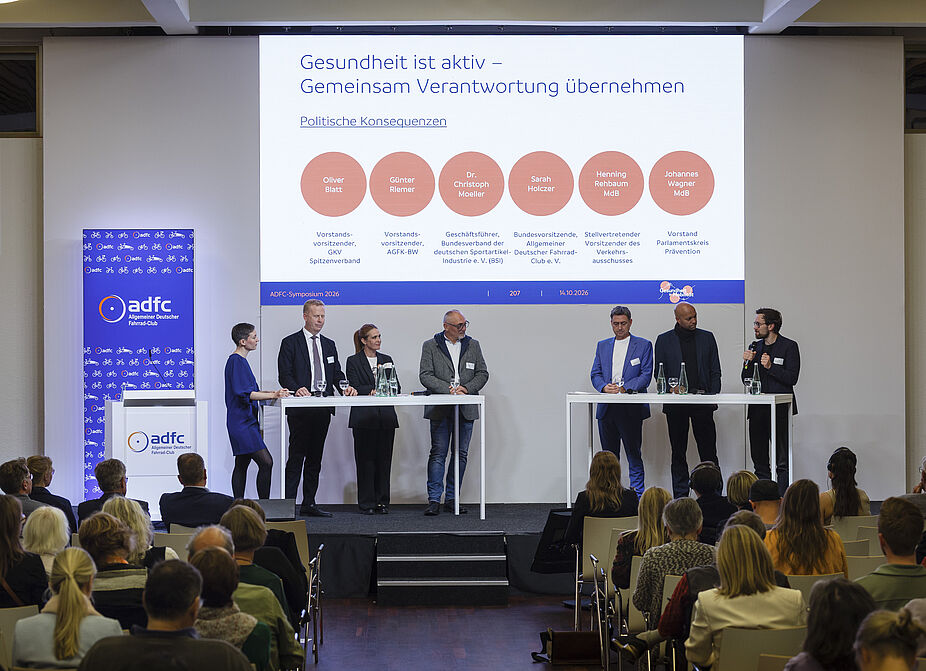 ADFC-Symposium "Gesundheit x Mobilität": Das Umsetzungsforum ADFC | Symposium „GESUNDHEIT × MOBILITÄT — RADVERKEHR ALS
INVESTITION IN UNSERE ZUKUNFT“ am 14. Oktober 2026